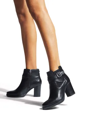Carvela - Stivali alla caviglia con fibbia    