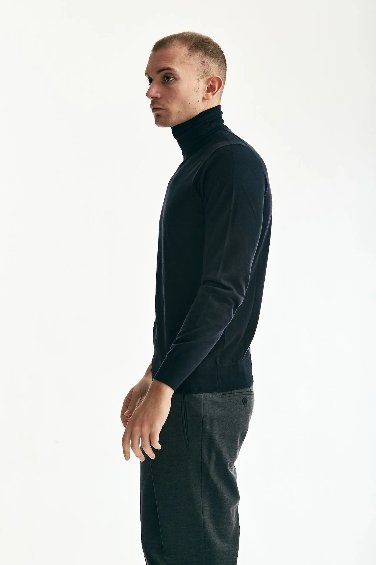 Dolcevita in cashmere e seta blu 